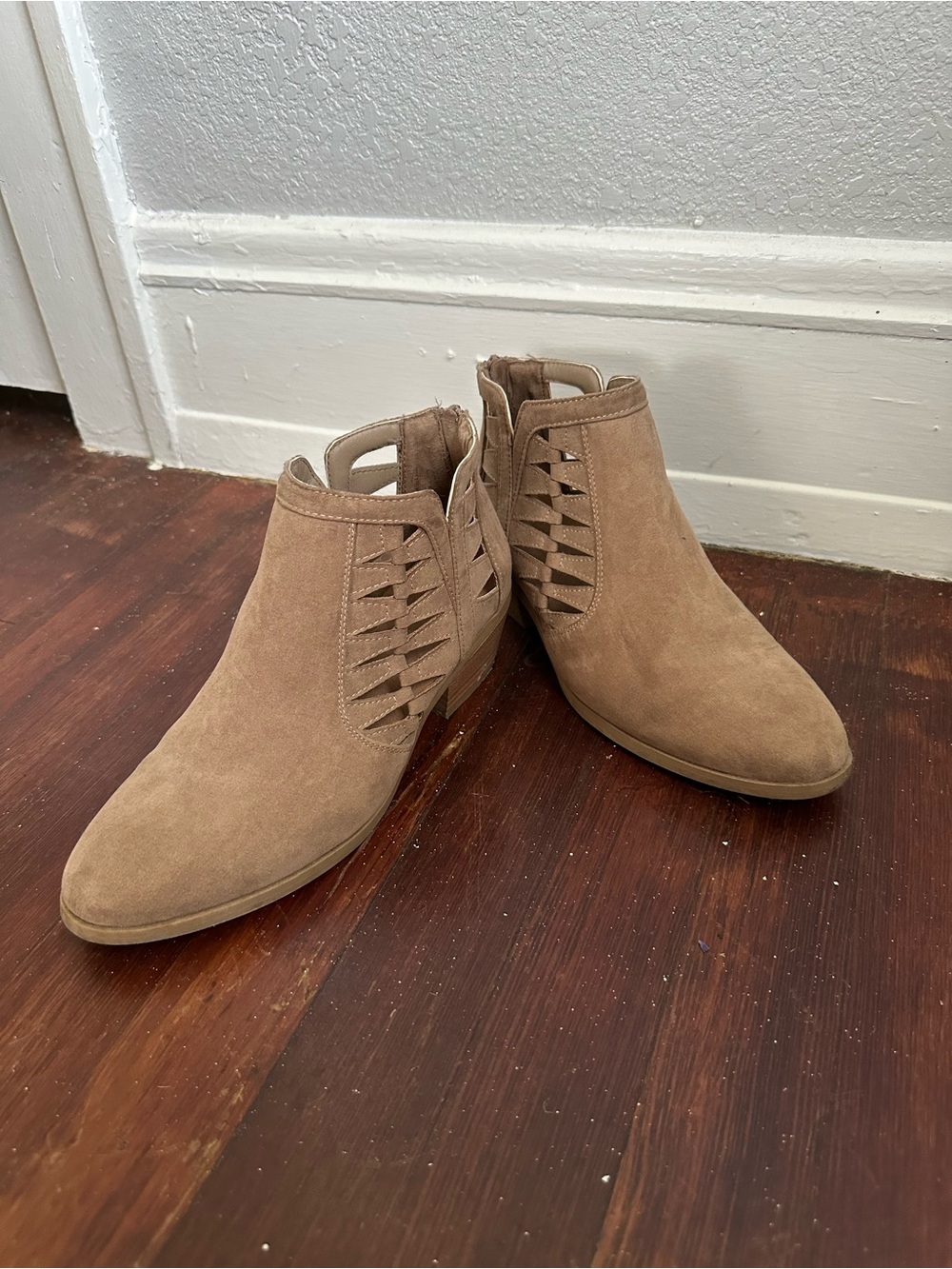 Dolcetta Tan Ankle Boots